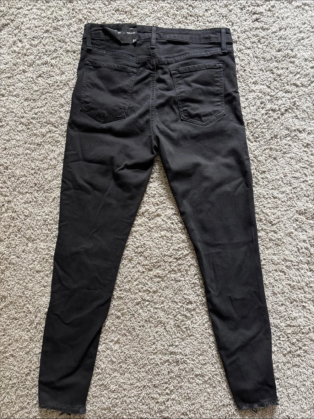 Just Black Women's Black High-Rise Jeans with Distressed Hem